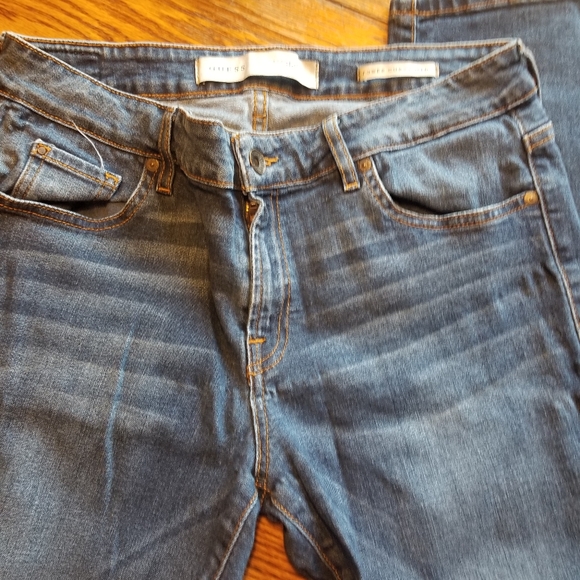 Guess medium wash skinny Jean's - Picture 4 of 5